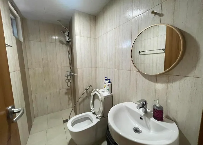 8 Adriatico 23 1 Bedroom With Balcony In Ermita Near Us Embassy And Saint Lukes Medical Extension Clinic Manille