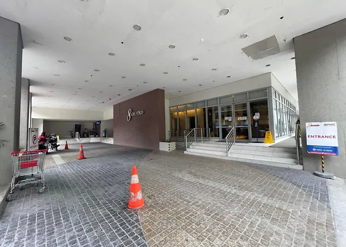 8 Adriatico 23 1 Bedroom With Balcony In Ermita Near Us Embassy And Saint Lukes Medical Extension Clinic