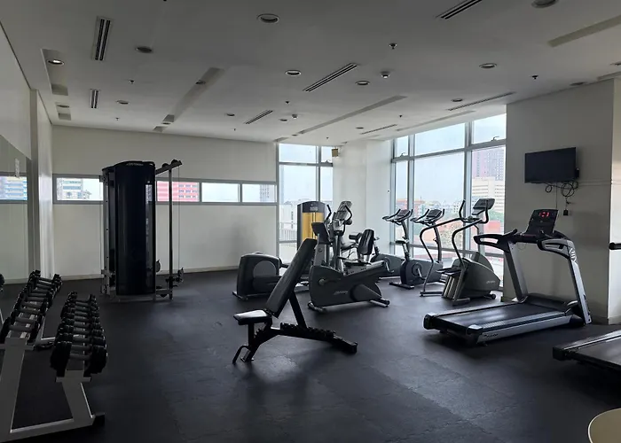 8 Adriatico 23 1 Bedroom With Balcony In Ermita Near Us Embassy And Saint Lukes Medical Extension Clinic *